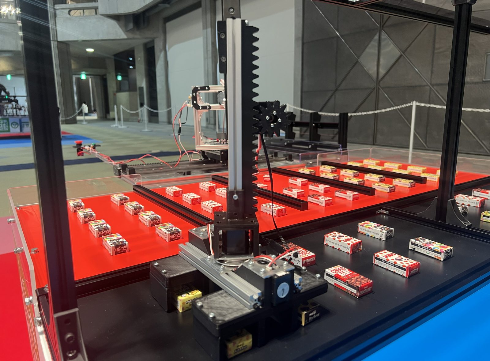 キャチロボで対象物を運ぶ製作ロボット